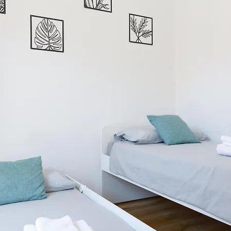 Modern Apartment, In The Center Near Apartman